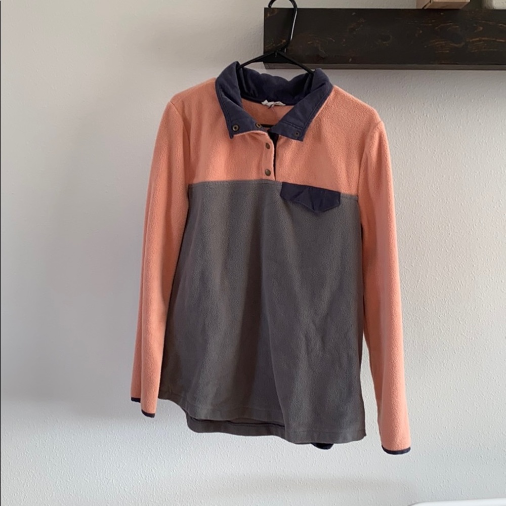 Patagonia-like pullover. Super soft and warm!